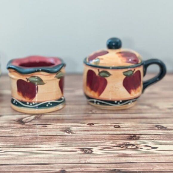 Vintage Casa Varo Hand Painted Country Apple Ceramic Sugar and Cream Set Dishes - Picture 2 of 4